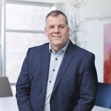 Kai Behrens an seinem Arbeitsplatz