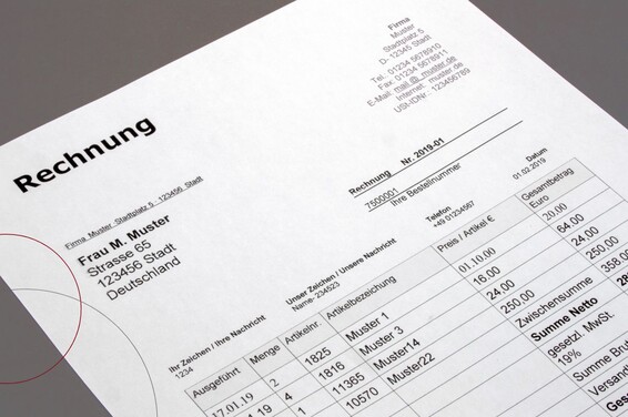 Ausschnitt einer exemplarischen Rechnung mit Briefkopf