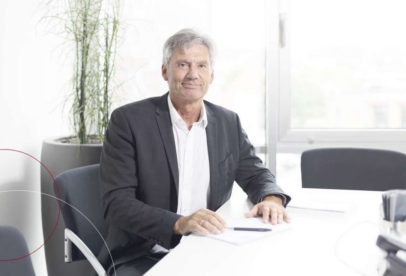 Michael Düring an seinem Arbeitsplatz