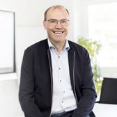 Frank Hansen posiert vor der Kamera