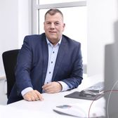 Kai Behrens an seinem Arbeitsplatz.