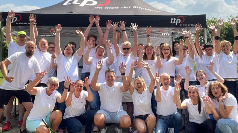 Die ttp-Mitarbeiter auf einem Gruppenbild.