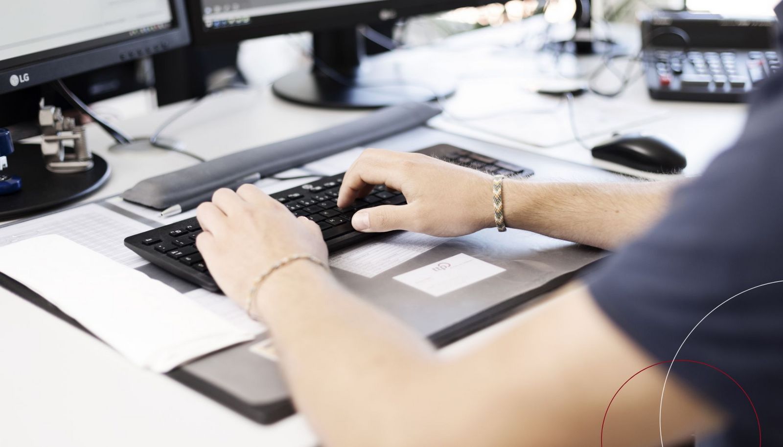 ttp-Mitarbeiter am Arbeitsplatz
