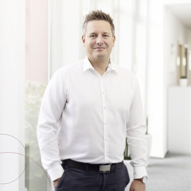 Kris Esslinger im Büro.