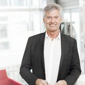 Michael Duering posiert vor der Kamera